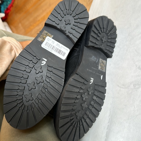 Suede boots - Picture 4 of 4